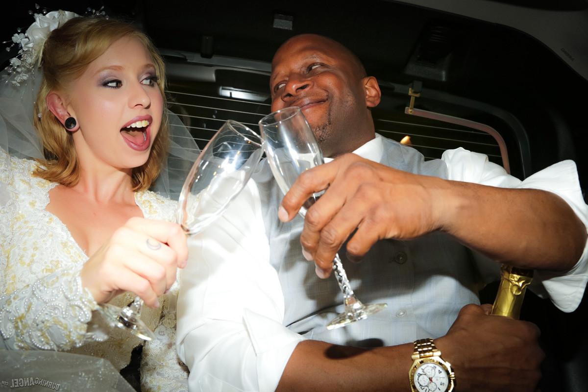 15P Eidyia asspounded by a black dick before her wedding