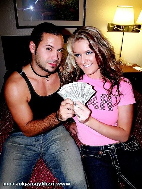16P Daryn accepts nasty proposal and gets screwed in exchange for money