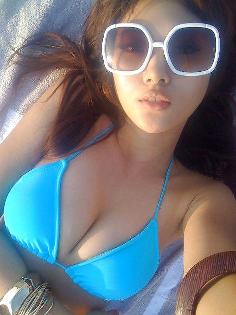 4P Girl with glasses