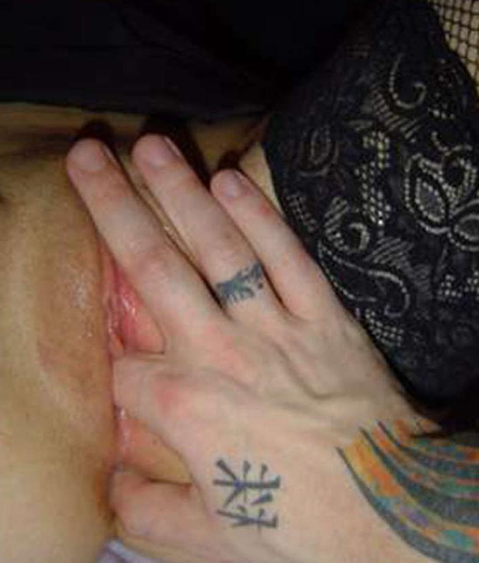 16P Pictures of a punk GF who got her ass stuffed
