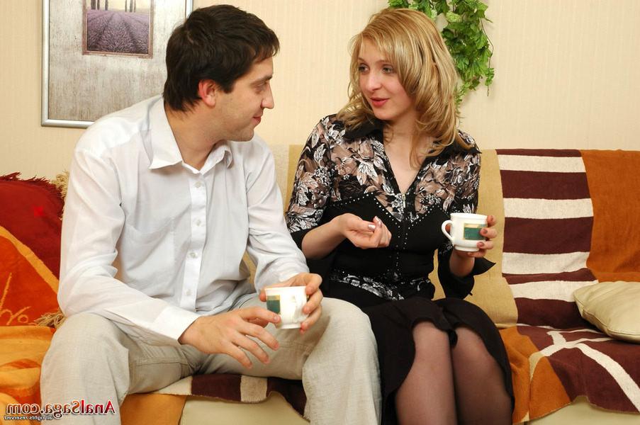 20P Kinky chick getting her meaty muff licked before frantic ass-ramming bout