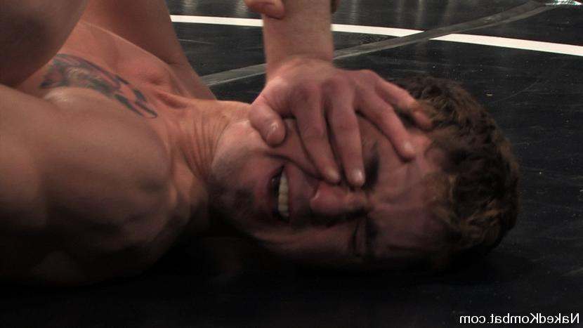 15P Young bucks fight naked in the mud