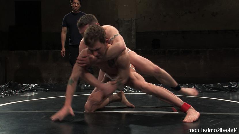 15P Young bucks fight naked in the mud