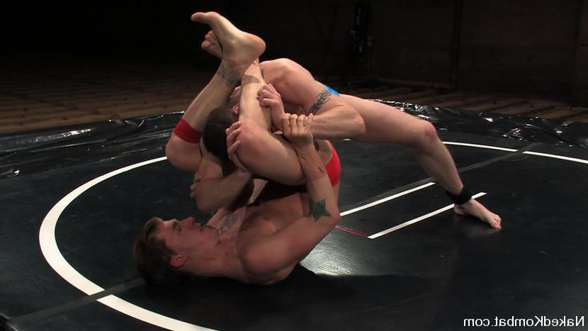 15P Young bucks fight naked in the mud