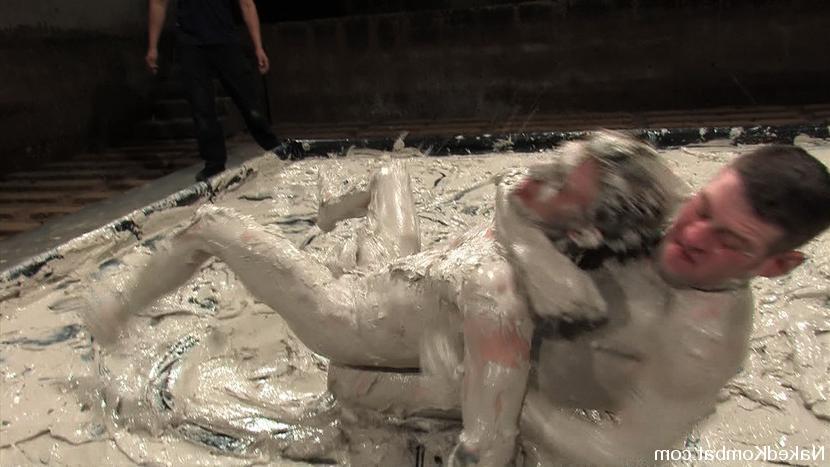15P Young bucks fight naked in the mud