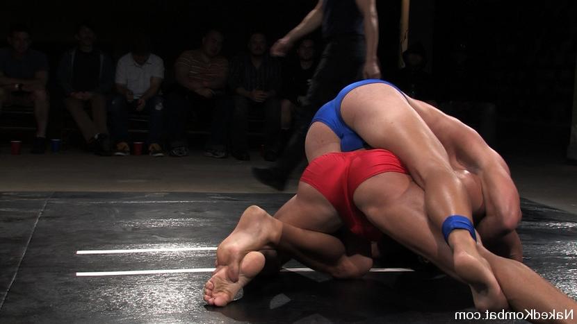 15P Muscled gladiators fight and fuck in front of a live audience