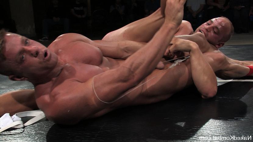 15P Muscled gladiators fight and fuck in front of a live audience