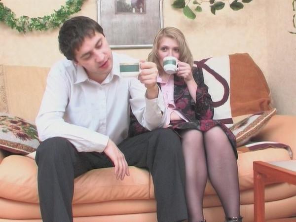20P Kinky coworker eating babe muff for the start of booty pounding action