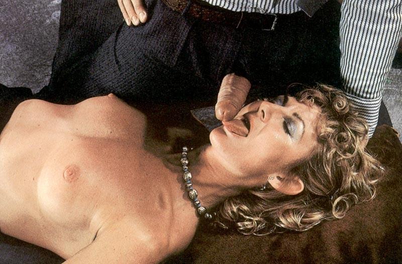 16P Two retro ladies shagged by three mob bosses