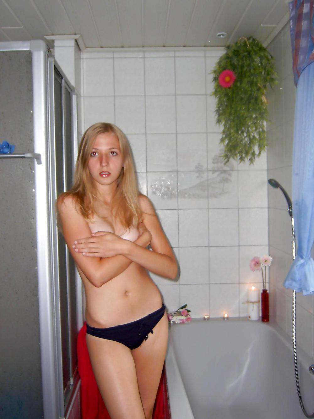 21P CUTE BLONDE GERMAN TEENY III