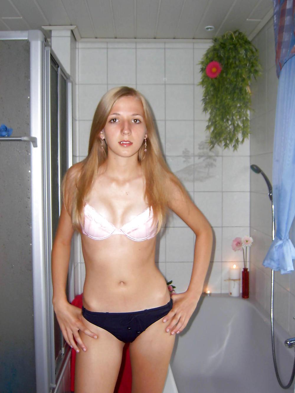 21P CUTE BLONDE GERMAN TEENY III