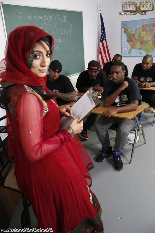 15P Pakistan Babe In Group Interracial Action