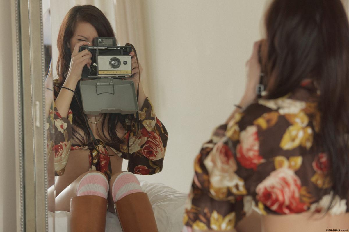 16P Beautiful teen model taking self pics