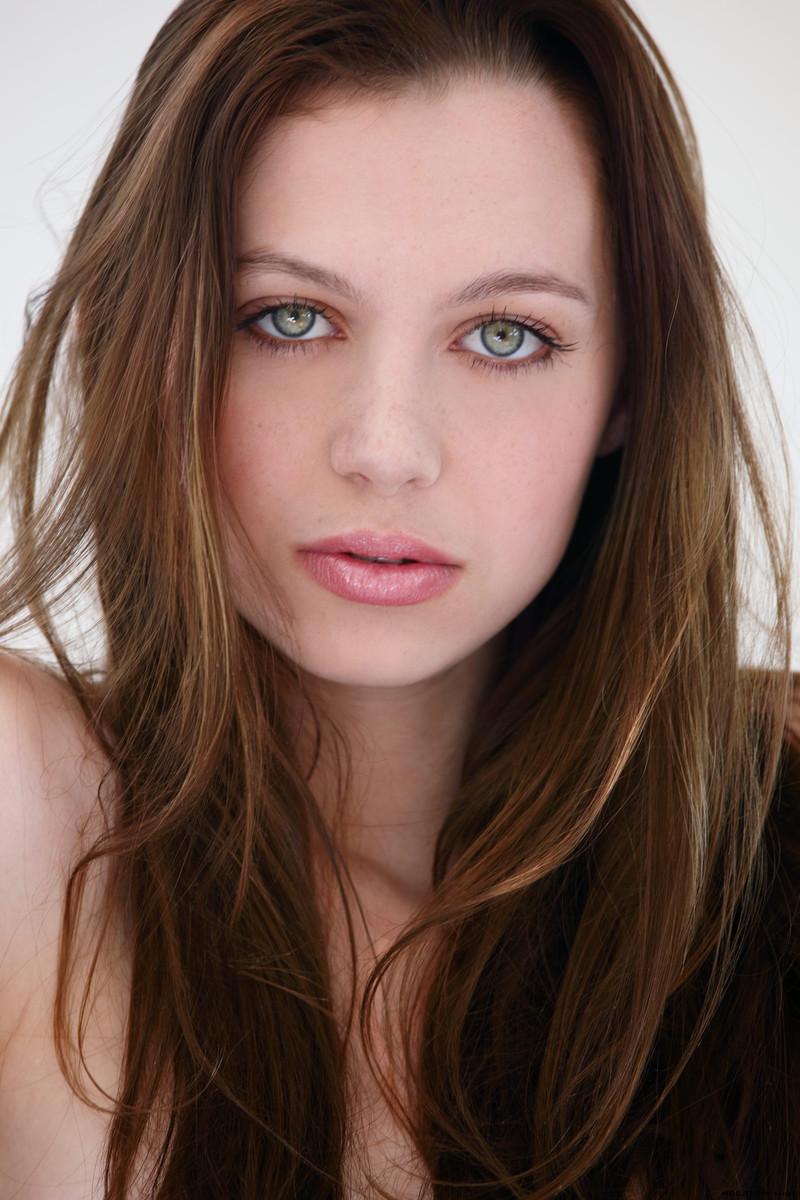 16P Beautiful teen model naked