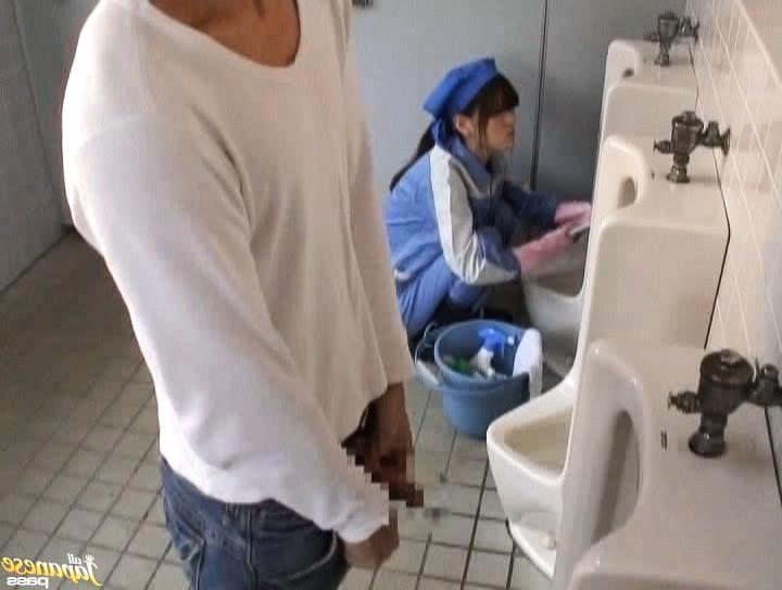 16P Kinky Jap girl fucked in public
