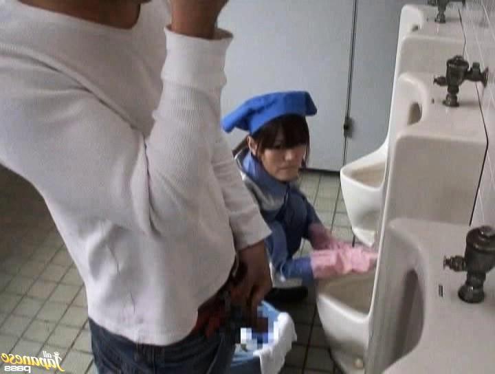16P Kinky Jap girl fucked in public