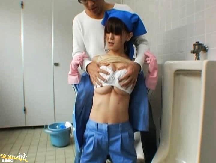 16P Kinky Jap girl fucked in public