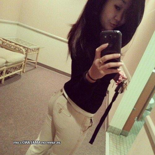 10P Collection of self-shooting Asian babes in sexy clothes