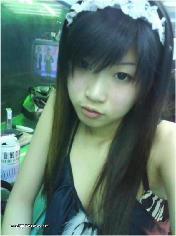 15P Selection of Asian girlfriends posing for their horny pals