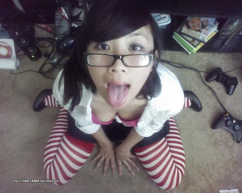 15P Selection of Asian girlfriends posing for their horny pals