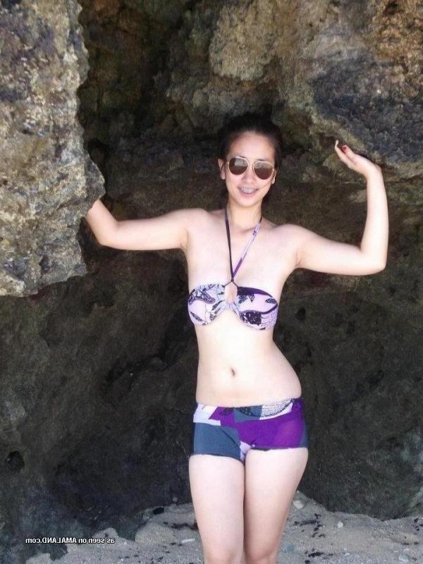 10P Compilation of non-nude Asian hotties posing sexy on cam