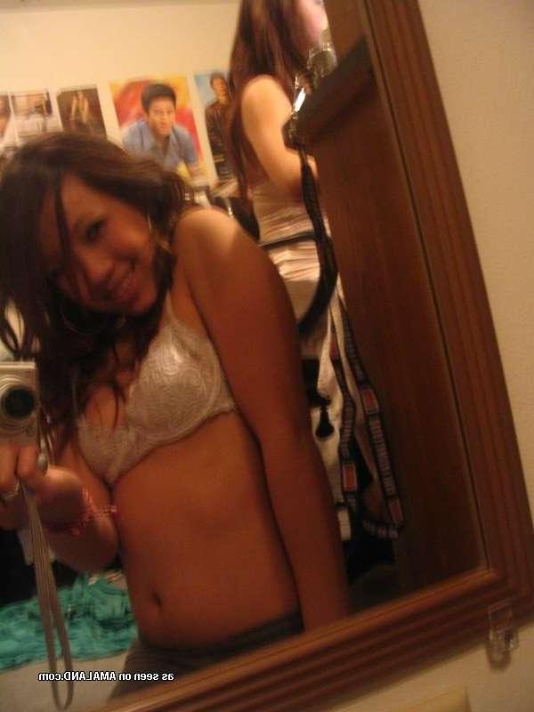 10P Hot and sexy Asian chicks show tight bodies