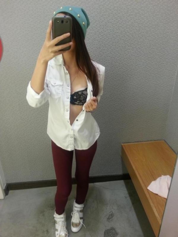 10P Kinky Japanese cocktease likes flashing her naked body