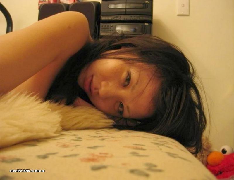 10P Compilation of a naughty Thai honey selfshooting at home