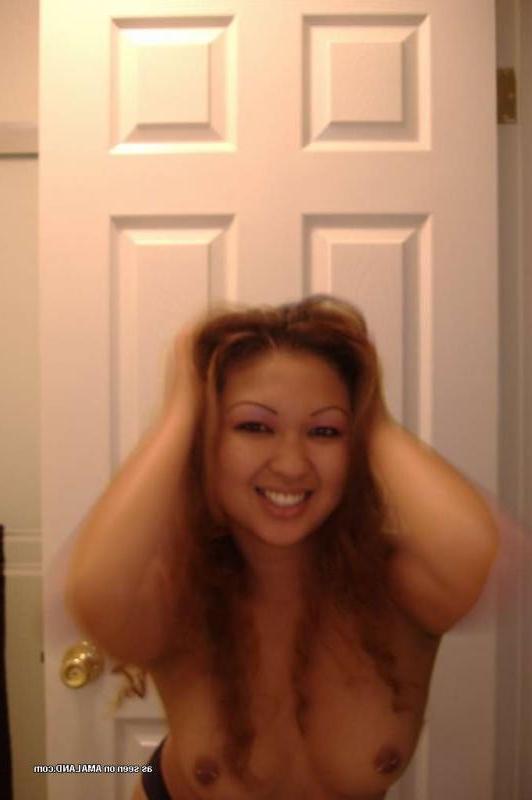 15P Wild Asian babe with pierced tits posing sexy