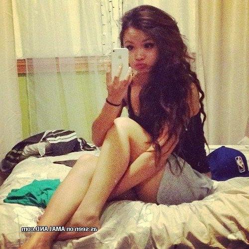 15P Compilation of gorgeous Asian girlfriends in self-shot pics