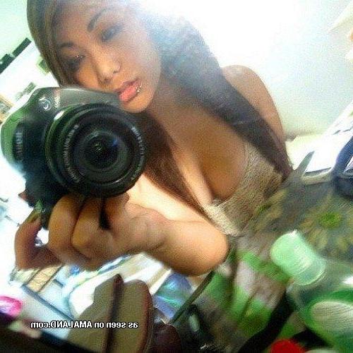 15P Compilation of gorgeous Asian girlfriends in self-shot pics