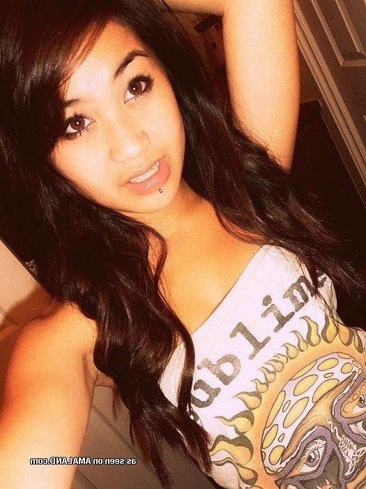 15P Collection of an amateur Vietnamese chick camwhoring