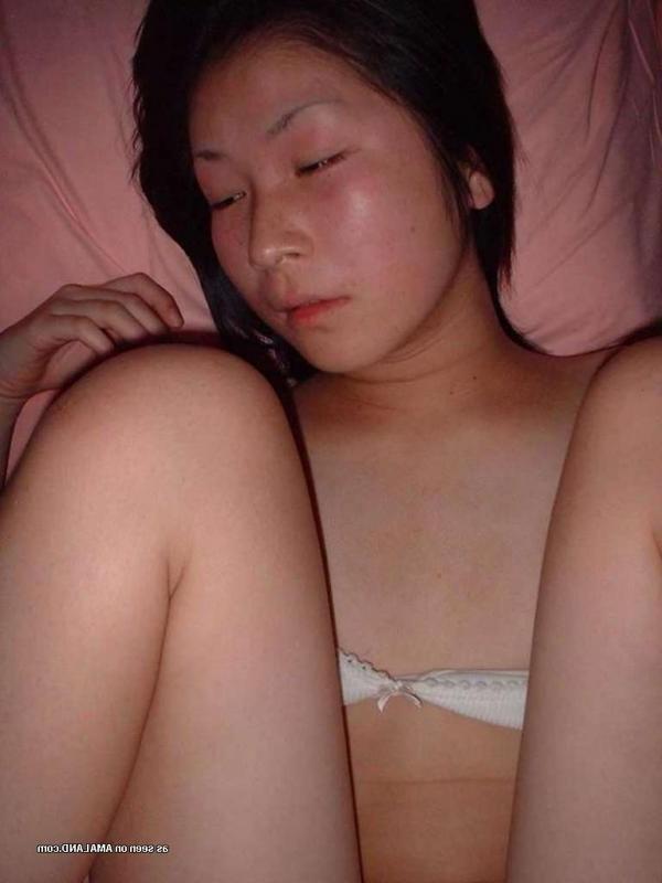 15P Compilation of an Asian chick getting fucked on the bed