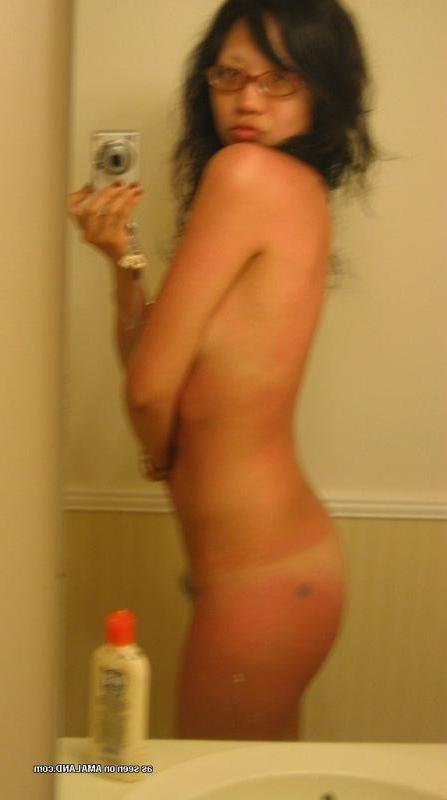 15P Compilation of a naughty Asian girlfriend posing naked