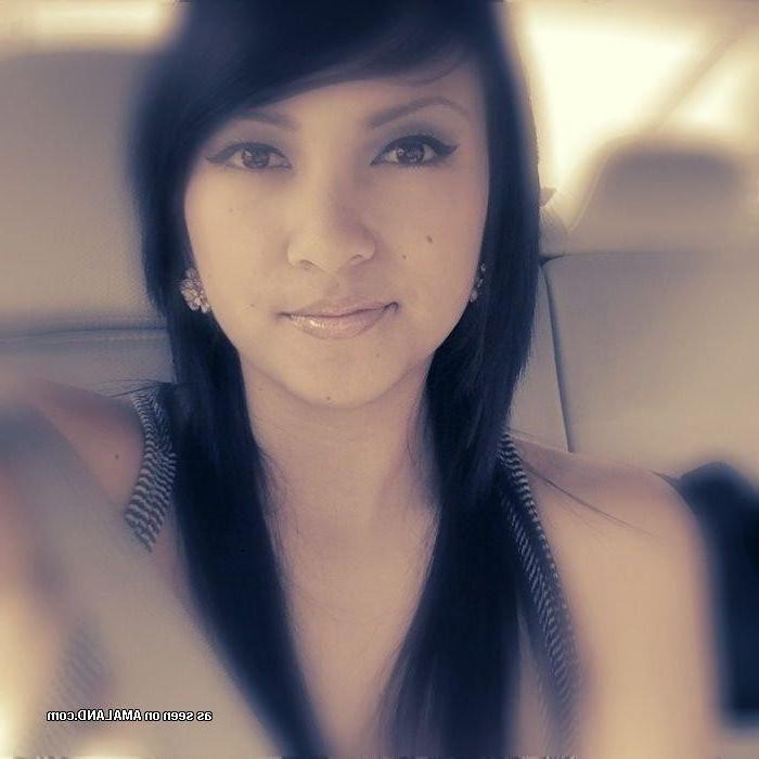 15P Gallery of a sexy Asian girlfriend posing for the cam