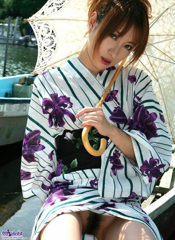 15P Asian kimono model Nene showing her tits and pussy