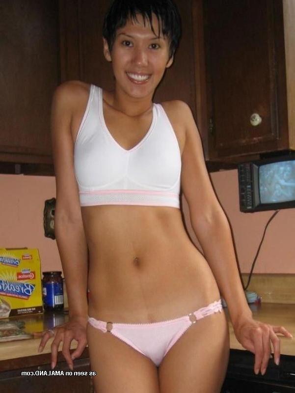 10P Collection of a slim Asian hottie flashing her perky tits