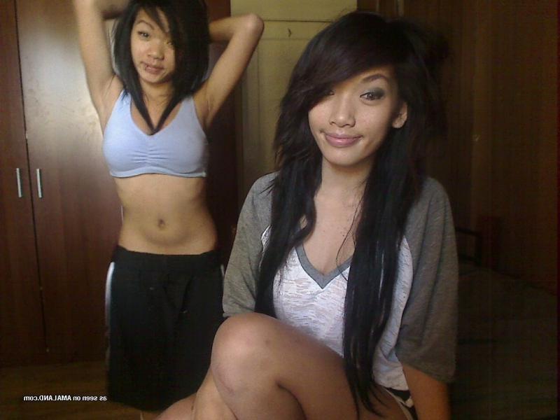 10P Pictures of a sexy Asian babe posing with her BFF