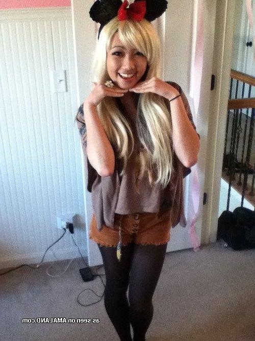 10P Sizzling hot Asian babes posing for the cam