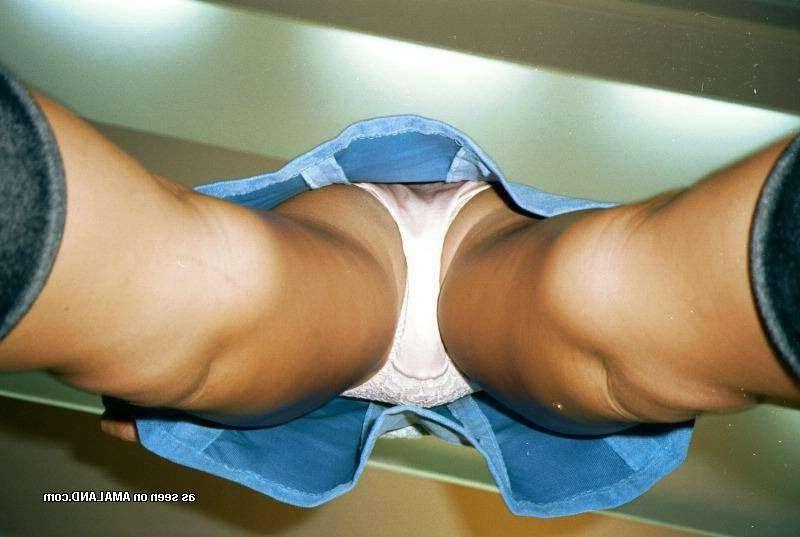 15P Exotic Asian babe displaying her nice body and pussy