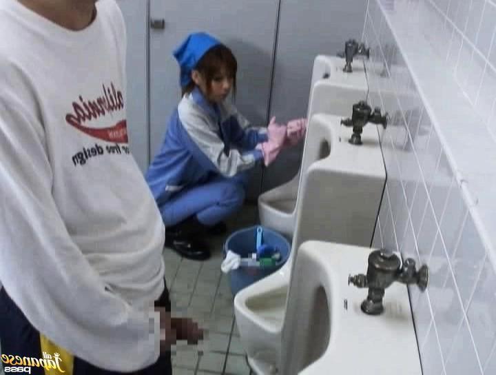 16P Kinky Jap girl fucked in public