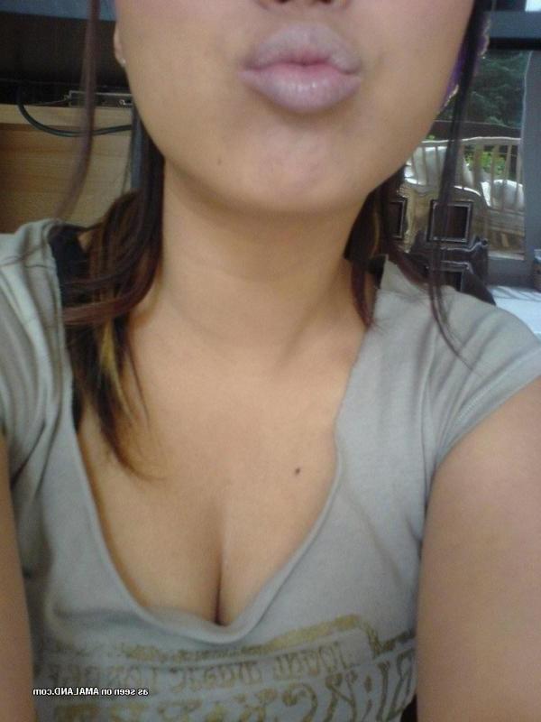 15P Collection of a naughty Thai slut spreading for her lover
