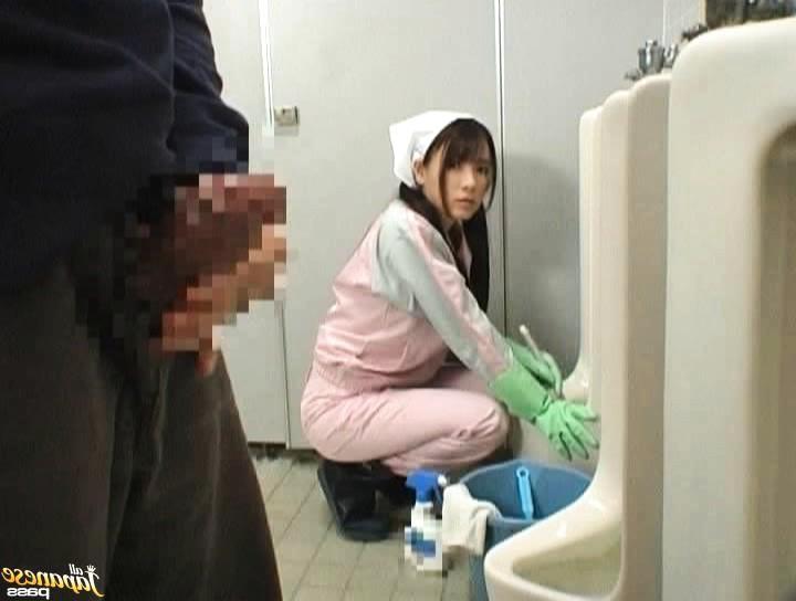 16P Kinky Jap girl fucked in public
