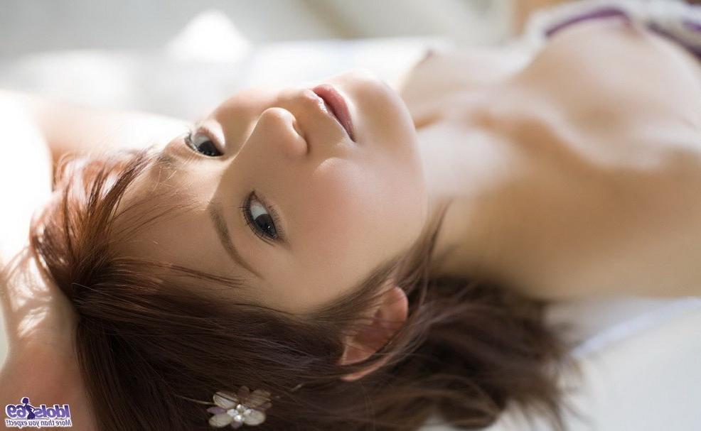 15P Beautiful asian cutie Rina shows titties and pussy