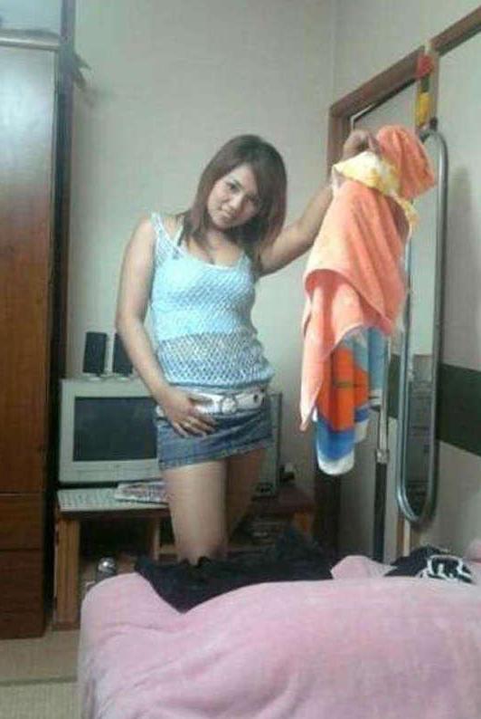 15P Mix pictures of amateur Asian cuties