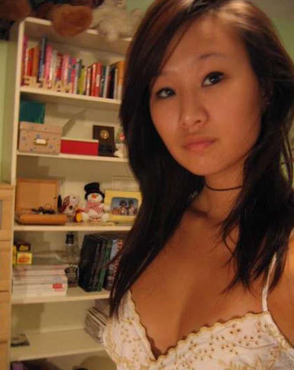 15P Mix pictures of amateur Asian cuties