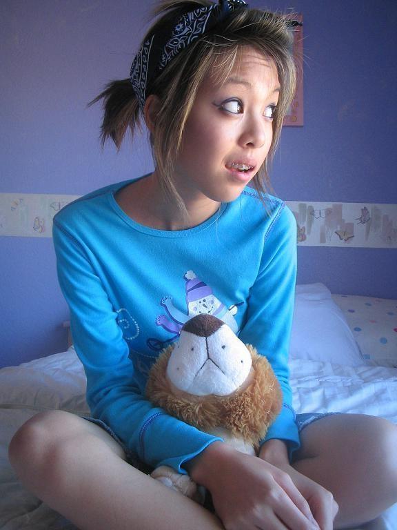 13P Sweetie posing and mugging real cute for her cam