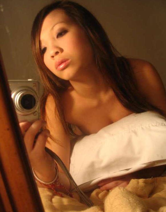 14P Pics from various sexy Sinagporean girlfriends