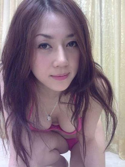 18P Cutie Asian with great tits wearing bikinis