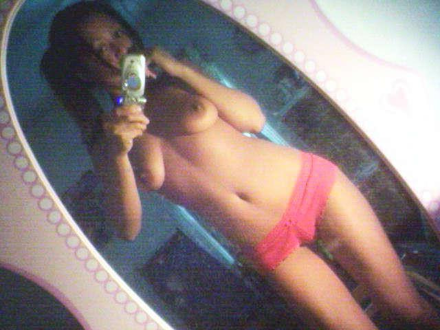 18P Pictures of amateur Asian babes with nice boobs
